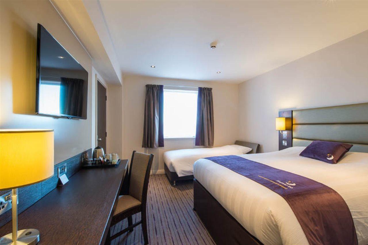 Premier Inn Newcastle City Centre Millennium Bridge Exterior foto
