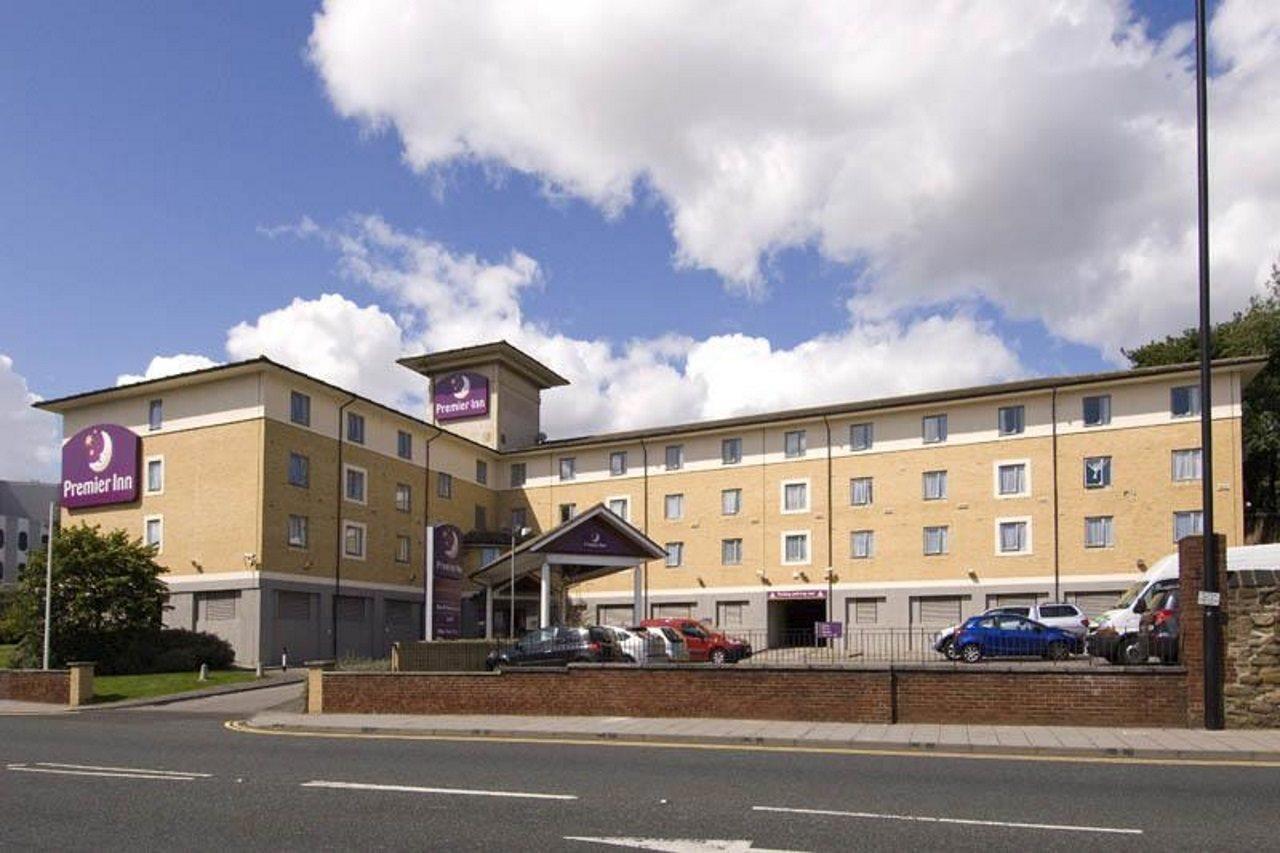 Premier Inn Newcastle City Centre Millennium Bridge Exterior foto